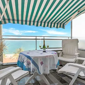 Apartment La Prom - A Two Bedroom With A Sea View